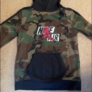 Air Jordan boys XL hoodie camo